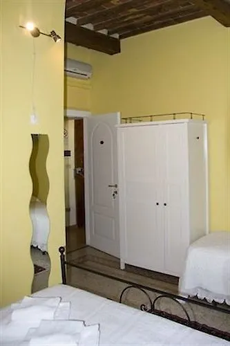 Buonanotte Rooms Lucca 3*,  Italien